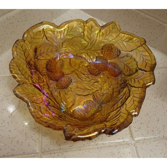 Vintage Triangle Shaped Carnival Glass Blackberry Designed Candy Dish Bowl - Picture 10 of 10